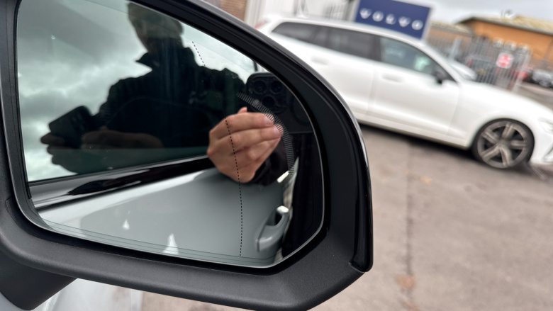 Volvo EC40 175kW Plus 69kWh 5dr Auto Electric Estate